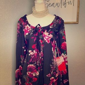 NEW! Beautiful floral blouse by kirna zabete